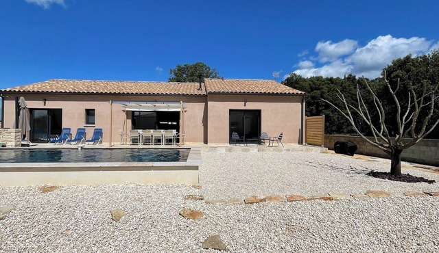 Chez Léonie 4 bedroom house with swimming pool in South Ardèche