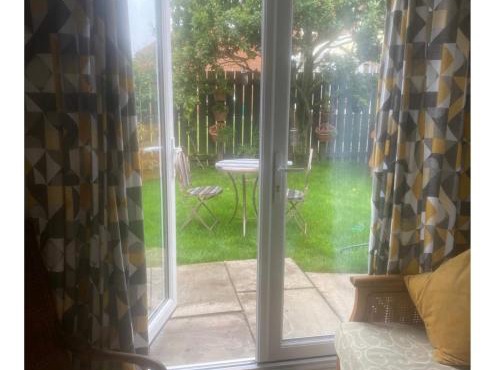 Chez Little Black Cat