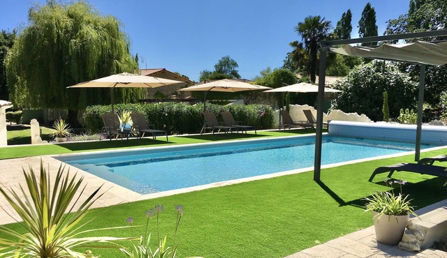 Chez Lussaud - 2 Boutique Gites with private hot tubs & a shared pool