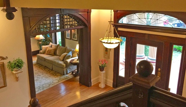 Chez Lyndon Manor