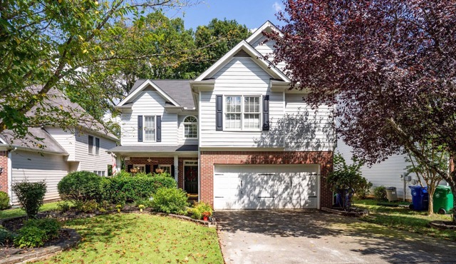 Chez Mela Atlanta -3BR/2.5 BA home, sleeps 8 6 car