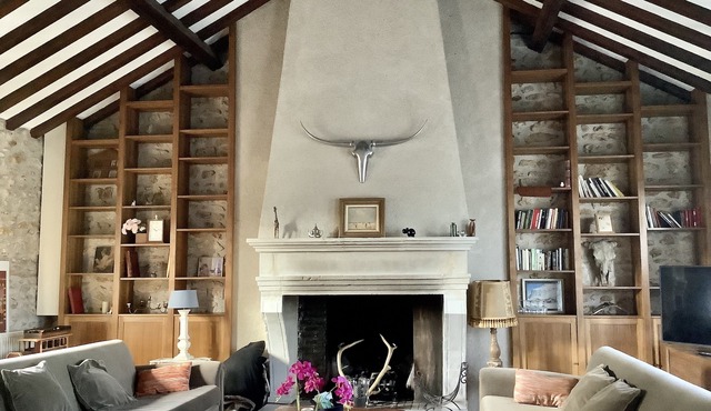 Chez Oscar, a stone house in the heart of Barbizon