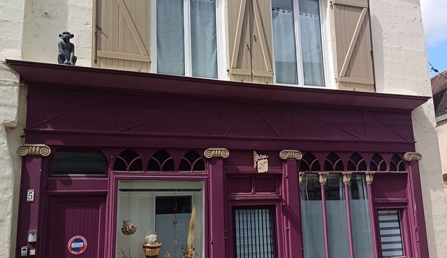 Chez Pat et Nat near Parc Buffon