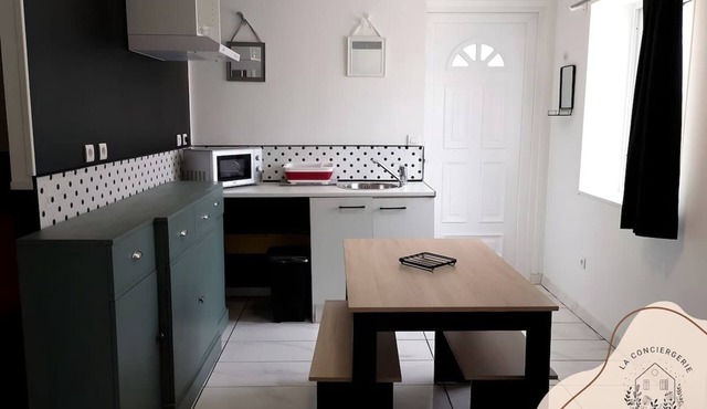 Chez Serge le N° 105, parking gratuit, 2 pers