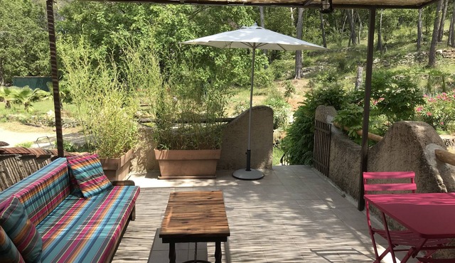 CHEZ TI, large, charming new gîte for 2 in a peaceful setting between vineyards and forest