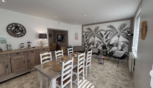 Chez Valentine fully-equipped house right next to the sea and town center