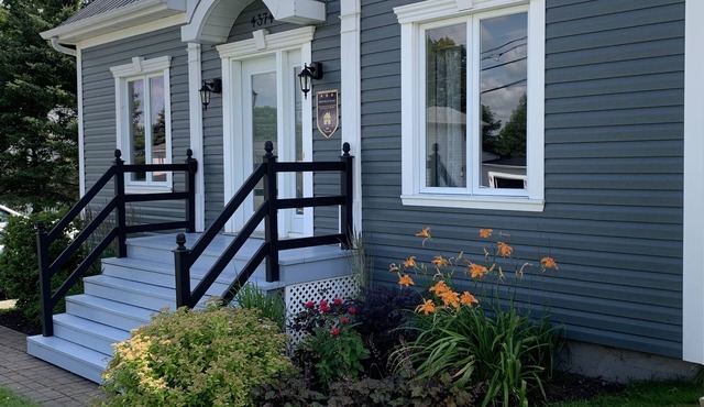 Chez-Vous au Village: Calm, confort & full amenities