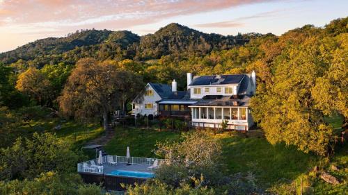 Chianti by AvantStay Stunning Secluded Ranch w Pickleball Court Barn