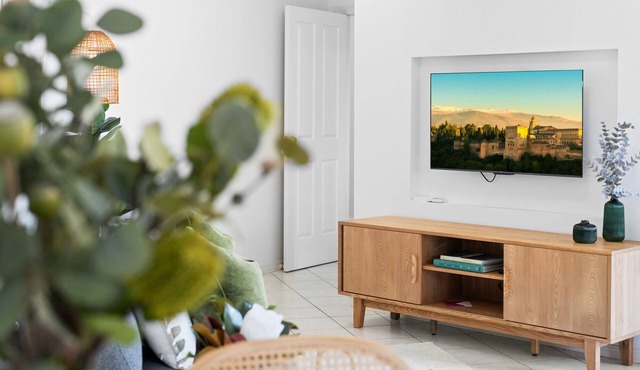 Chic 1-Bed Escape with Parking Bridgeman Downs