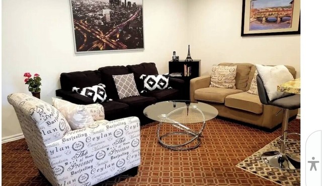 Chic 1-bedroom apartment with AC, WiFi in fabulous West Hollywood