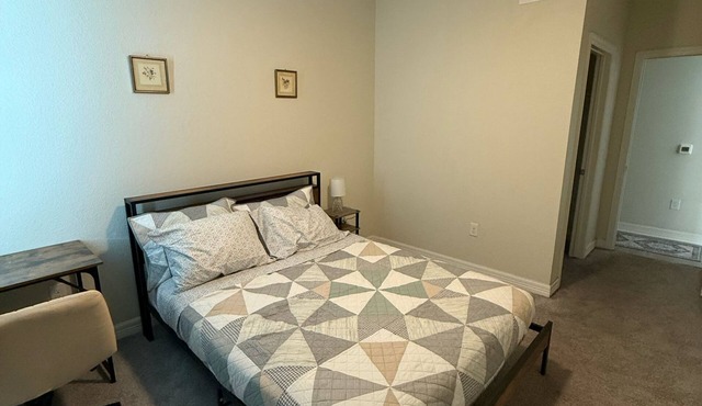 Chic 1-bedroom apartment in brilliant Cedar Park with fitness room, WiFi