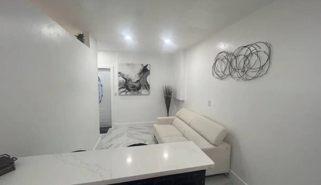Chic 1-bedroom apartment with AC, WiFi in fantastic Fort Myers
