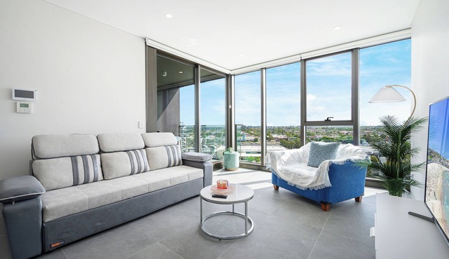 Chic 1-bedroom apartment with WiFi, fitness room in amazing Lidcombe