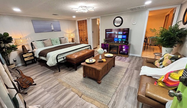 Chic 1-bedroom apartment with WiFi, AC in welcoming Ashburn