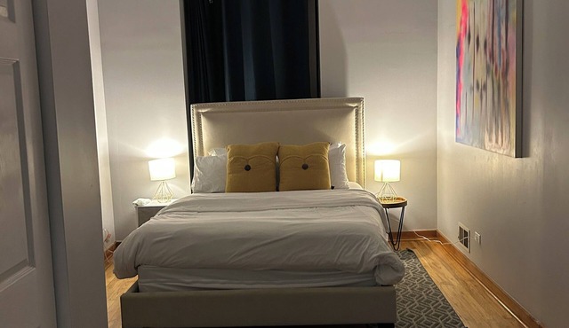 Chic 1-bedroom apartment,15mims from downtown