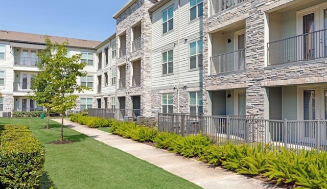 Chic 1-bedroom apartment in fantastic Houston with fitness room and pool.
