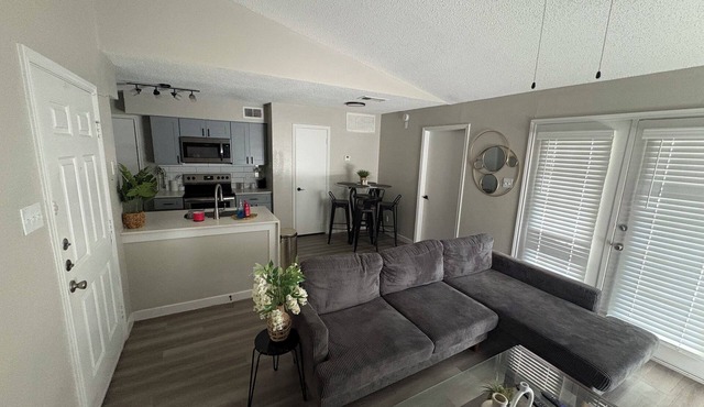 Chic 1-bedroom apartment with AC, WiFi in awesome Dallas