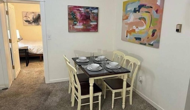 Chic 1-bedroom apartment in Washington Park neighborhood