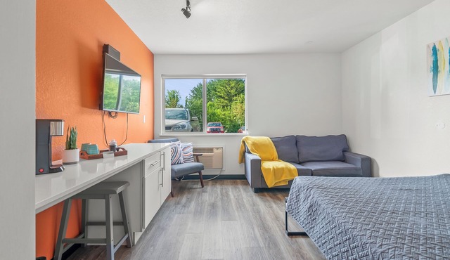 Chic 1-bedroom Micro Studio Apartment