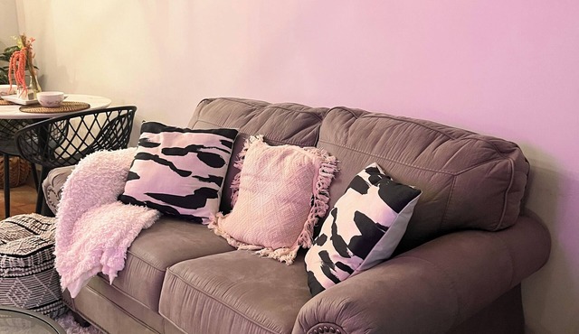 Chic 1-bedroom Mid- Rise Condo In the Heart of Uptown Atlanta for your New home!