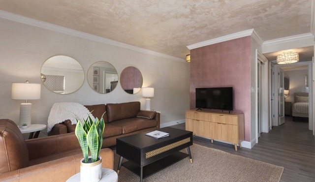 Chic 1-Bedroom Plaza Getaway w/Pool | 44