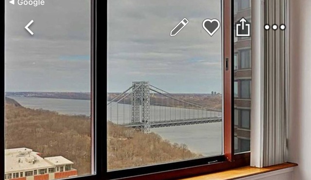 Chic 1-bedroom with fitness room and AC in fabulous Fort Lee