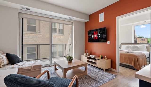 Chic 1Bd Condo DT Minneapolis, with City Views & Prime Downtown Location