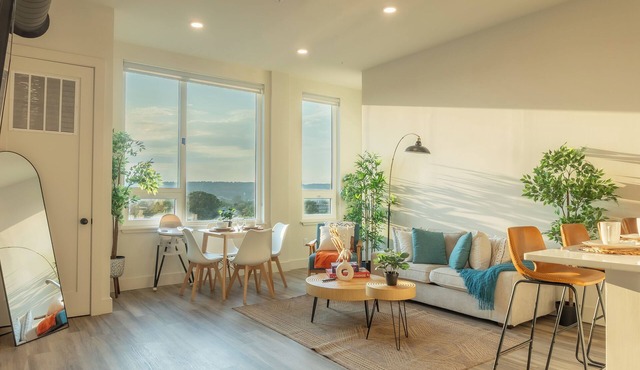 Chic 1BR Apt w/ WiFi + Parking, AC in lovely East Orange