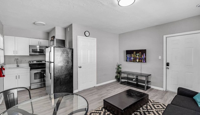 Chic 1BR Getaway Near FLL Airport + 6 MN to Ocean