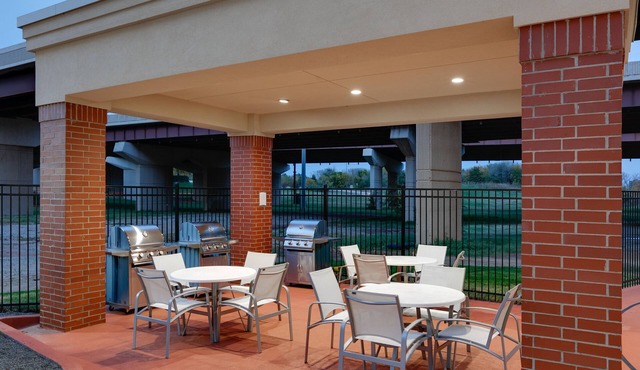 Chic 1BR Suite w/Kitchen | Pool + Daily Breakfast