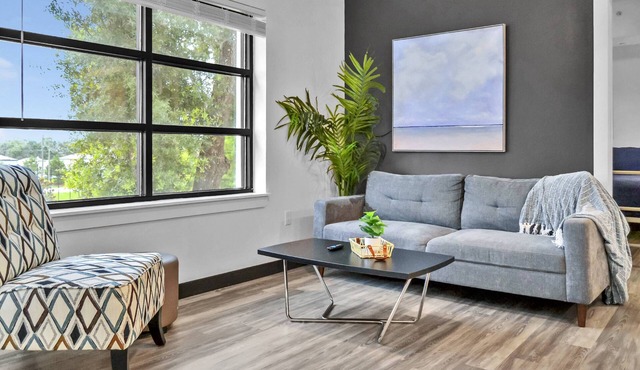 Chic 2 BDR Condo Steps from Tennis and Wellness Center, Pickleball