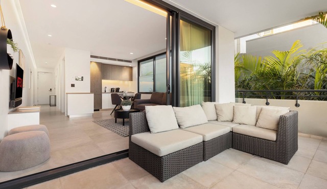 Chic 2-Bed Apartment w/Balcony Near Coogee Beach