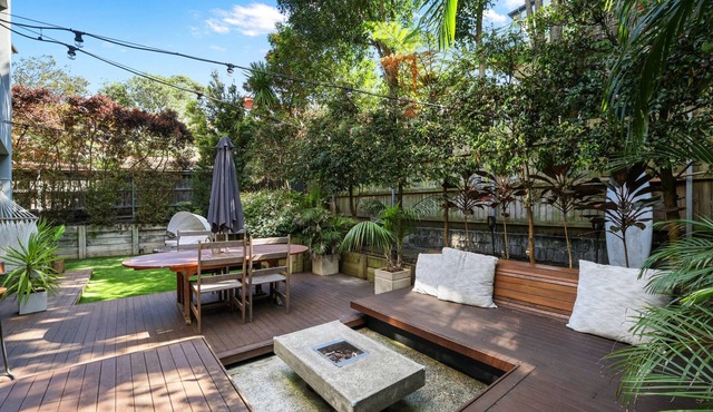 Chic 2-Bed Dee Why Haven with Backyard & BBQ
