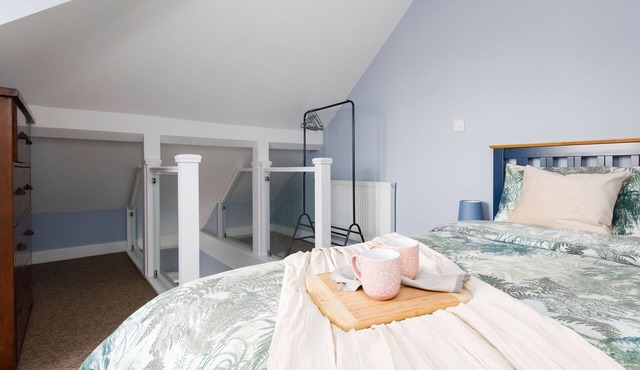 Chic 2-Bed Seafront Haven, Near Felpham Beach