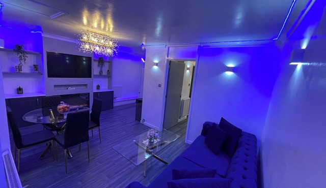 Chic 2 Bedroom Flat