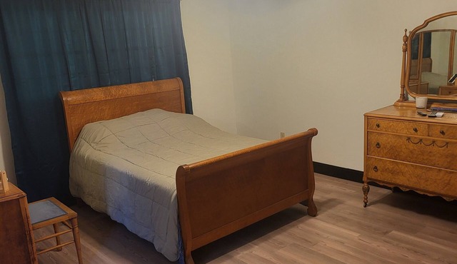 Chic 2-bedroom apartment with AC, WiFi in peaceful Clarks Summit