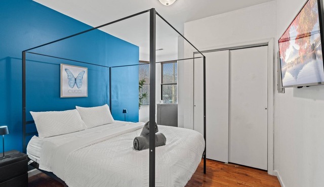 Chic 2-bedroom apartment with WiFi, AC in awesome Philadelphia