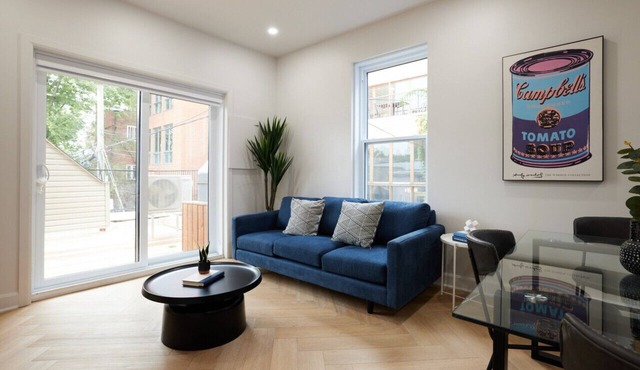 Chic 2 Bedroom apartment in Le Plateau by Denstays