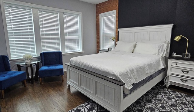 Chic 2-bedroom apartment in fabulous Chicago with AC, WiFi