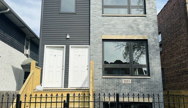 Chic 2-bedroom apartment with WiFi and AC in marvelous Chicago