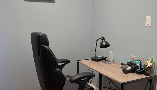 Chic 2-bedroom apartment with WiFi, AC in delightful Logan Square Chicago