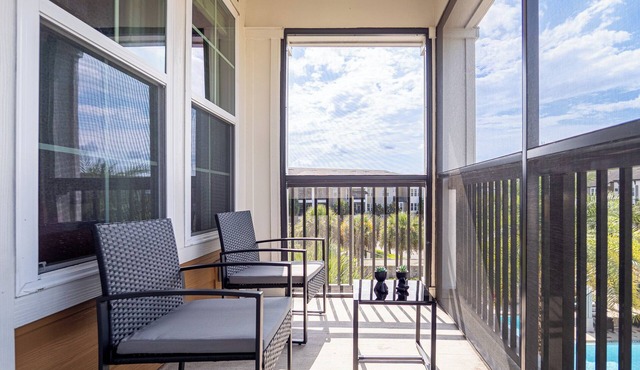 Chic 2-bedroom apartment in amazing Orlando with WiFi, AC, fitness room and pool