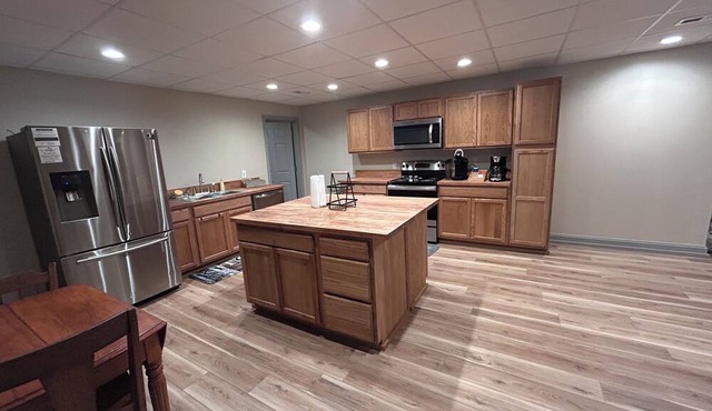 Chic 2-bedroom apartment with WiFi, AC in the fabulous Newnan countryside