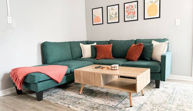 Chic 2-Bedroom Retreat With 2 TV’s