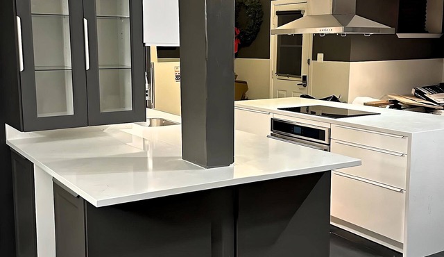 Chic 2-bedroom studio apartment w/WiFi, tennis court, playground-dog park & more