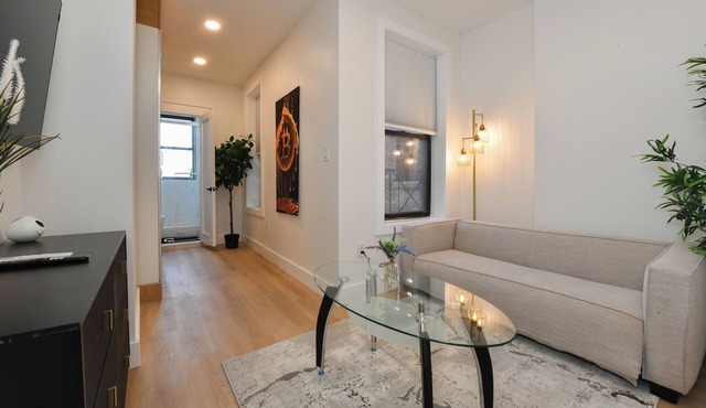 Chic 2 BR Stay-Steps from Central Park