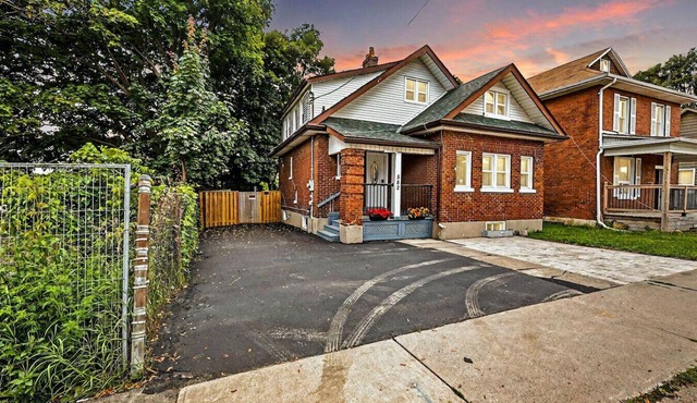 Chic 2-BR Urban Retreat | Near Beach| Free Parking