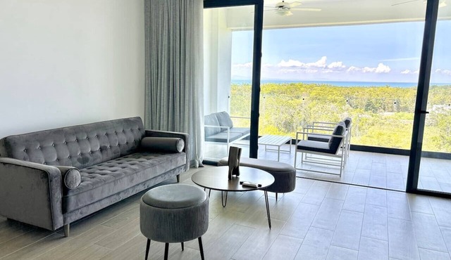 Chic 2BR Apt 1km from Playa Bonita