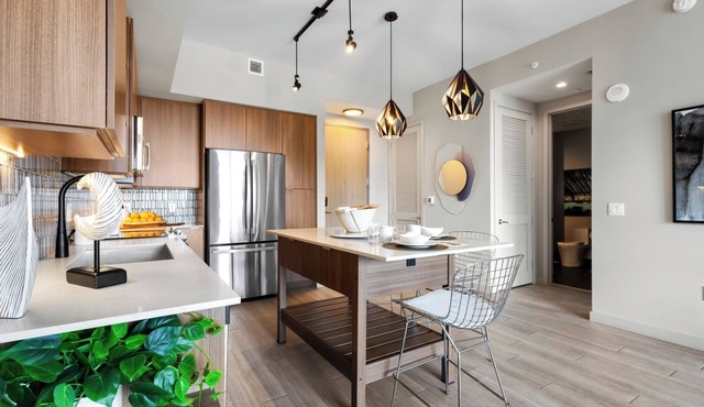 Chic 2BR Downtown Fort Lauderdale Apt w/Pool