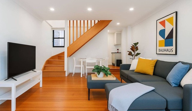 Chic 2BR House nr Eats, Fish Market, Casino & CBD